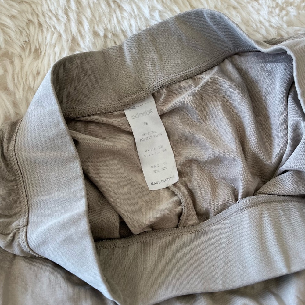 ODODOS Beige Ultra Soft High-rise Flowy Elastic Waist Lounge Shorts Size XS - Picture 2 of 5
